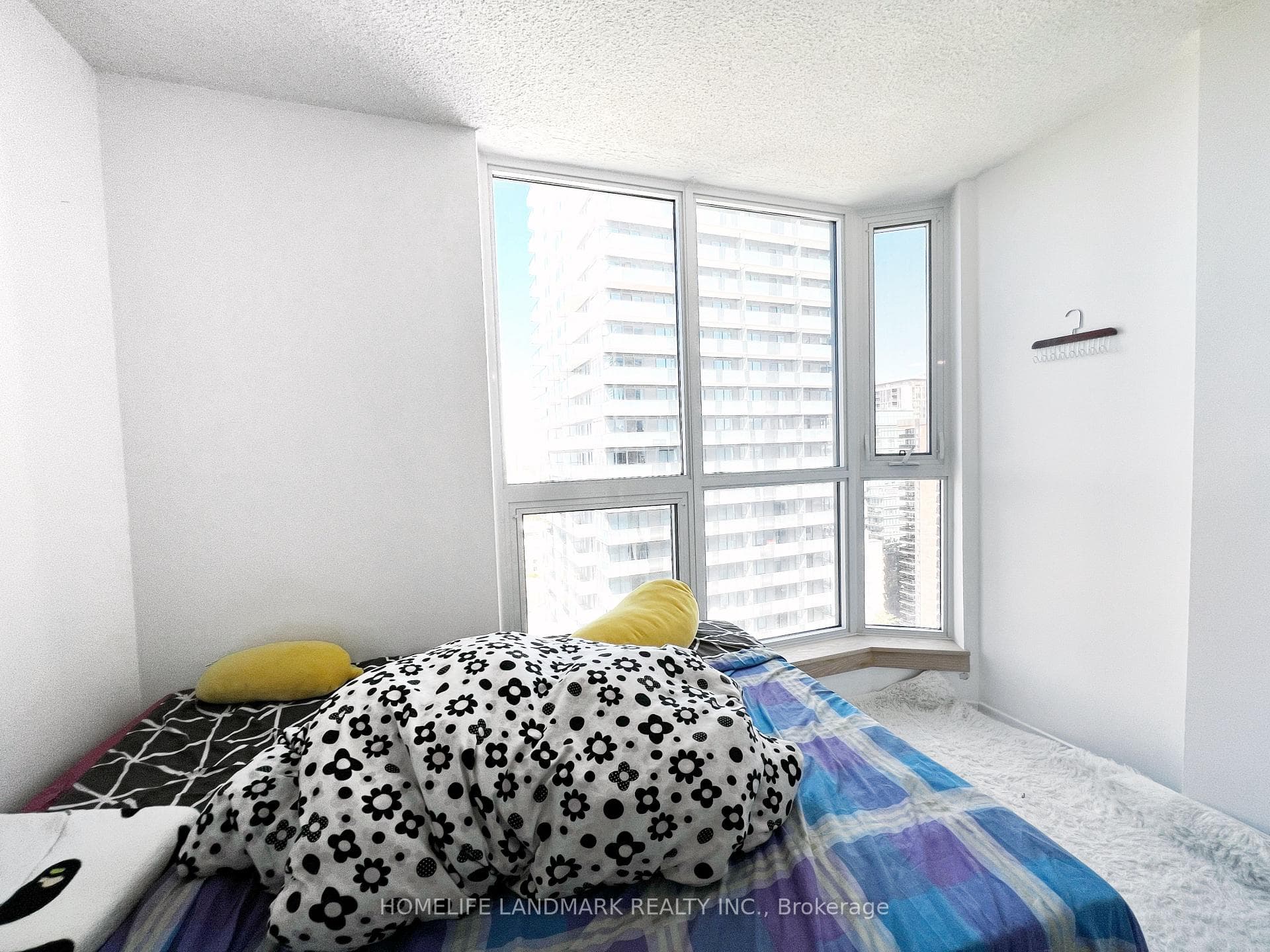 1055 Bay Street Unit 2112 photo 6