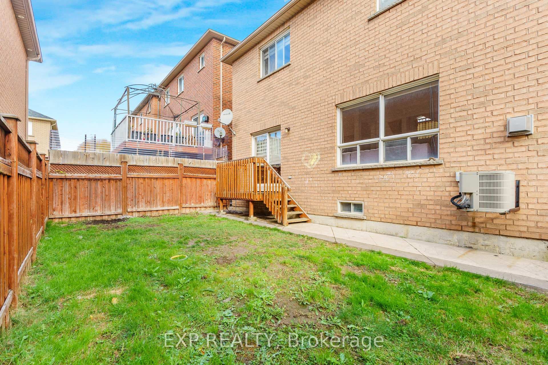 488 John Deisman Boulevard photo 34