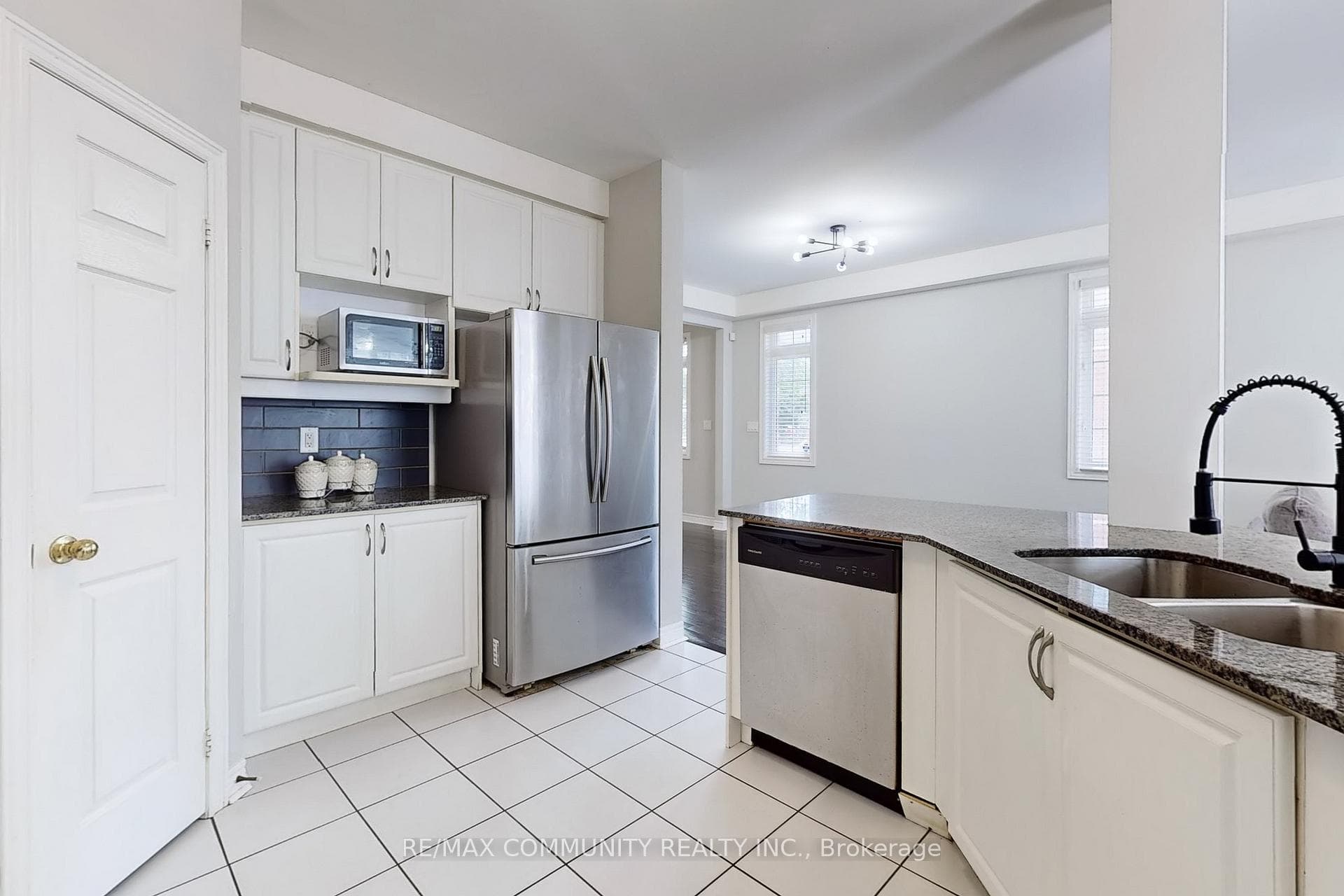 154 Angus Drive photo 12