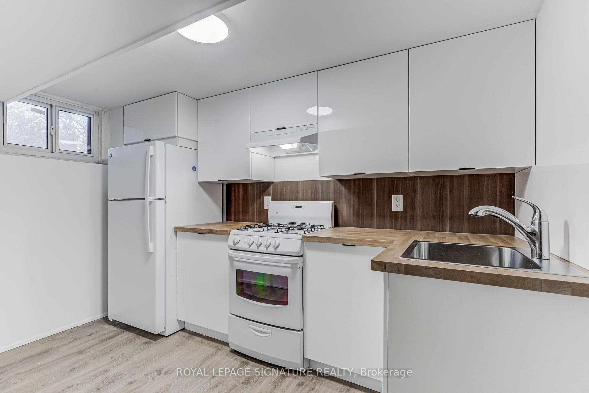 81 Hopedale Avenue Unit Lower photo 1