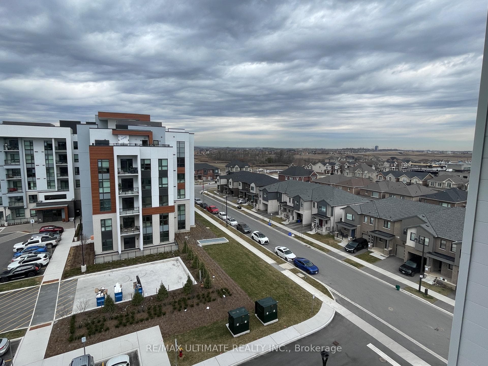 470 Gordon Krantz Avenue Unit 611 photo 8