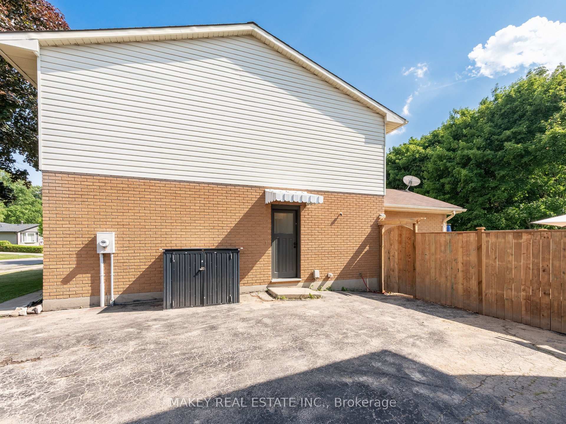 410 Odlum Drive photo 5