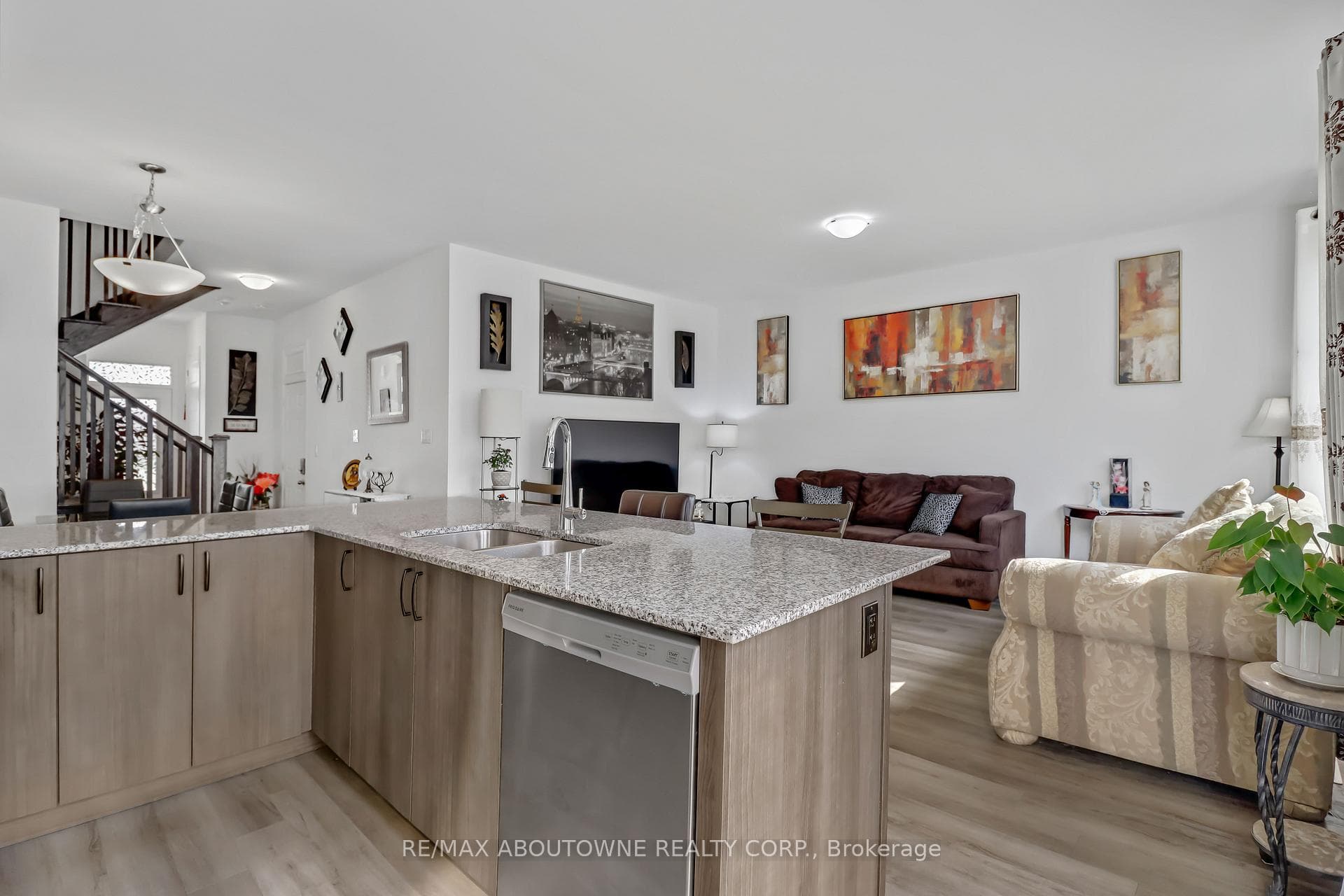 1768 Thames Circle photo 14