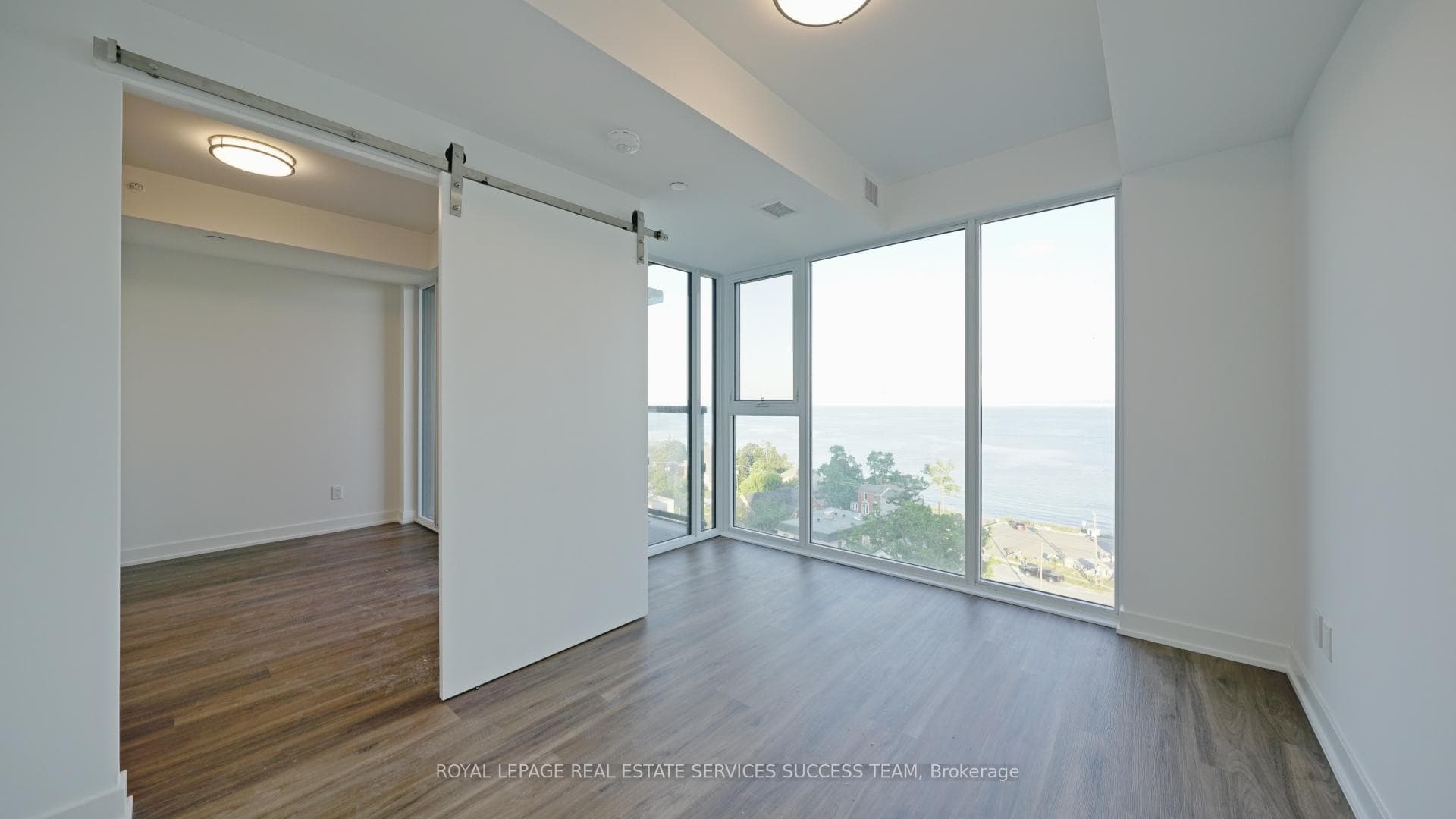 370 Martha Street Unit 906 photo 9