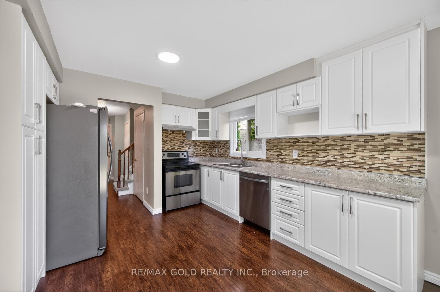 5 Ravenswood Drive photo 16