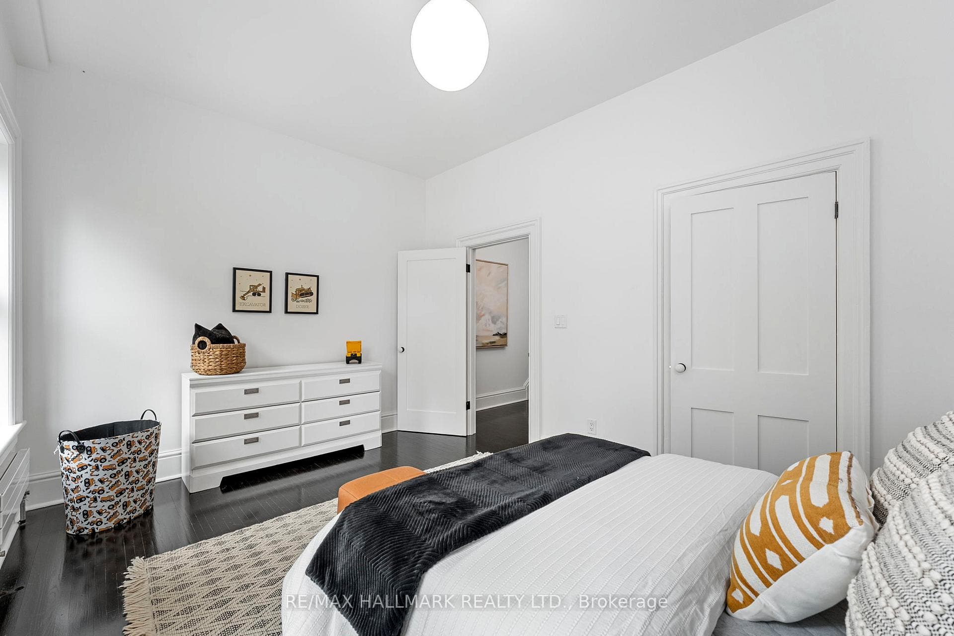 342 Wellesley Street photo 24