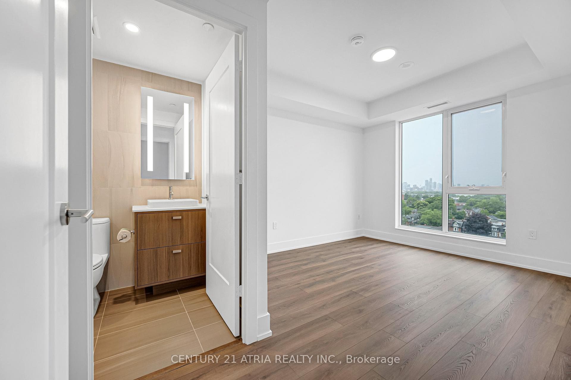 858 Dupont Street Unit 835 photo 18