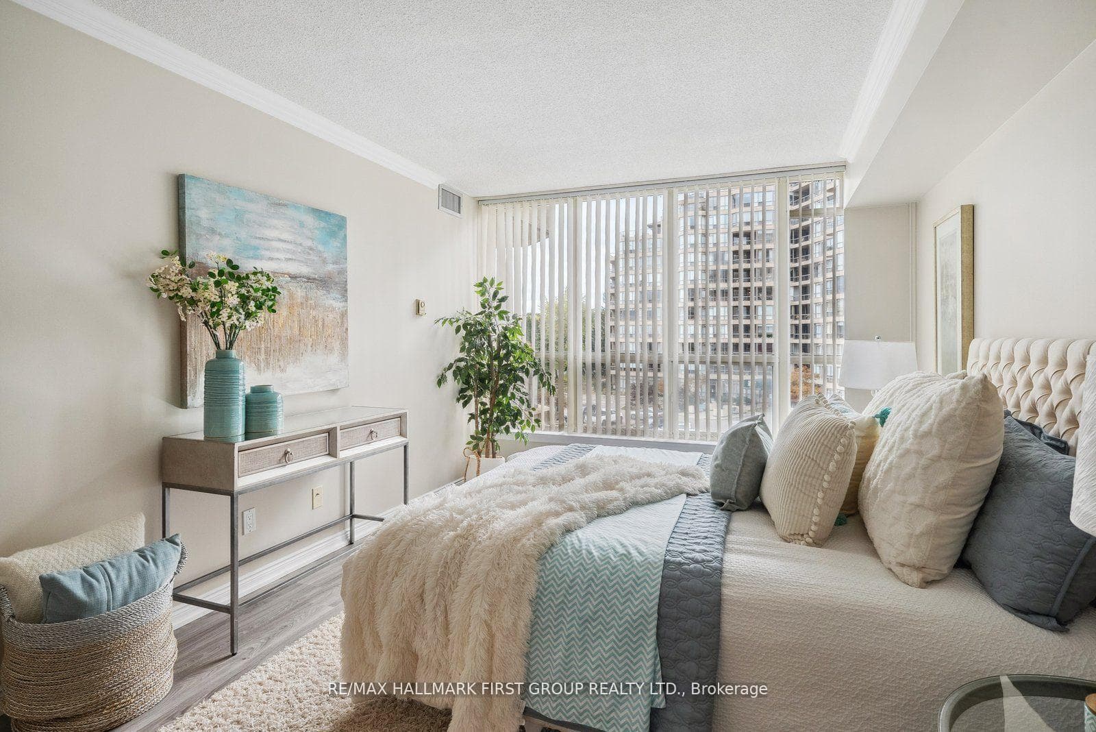 20 Guildwood Parkway Unit 410 photo 13