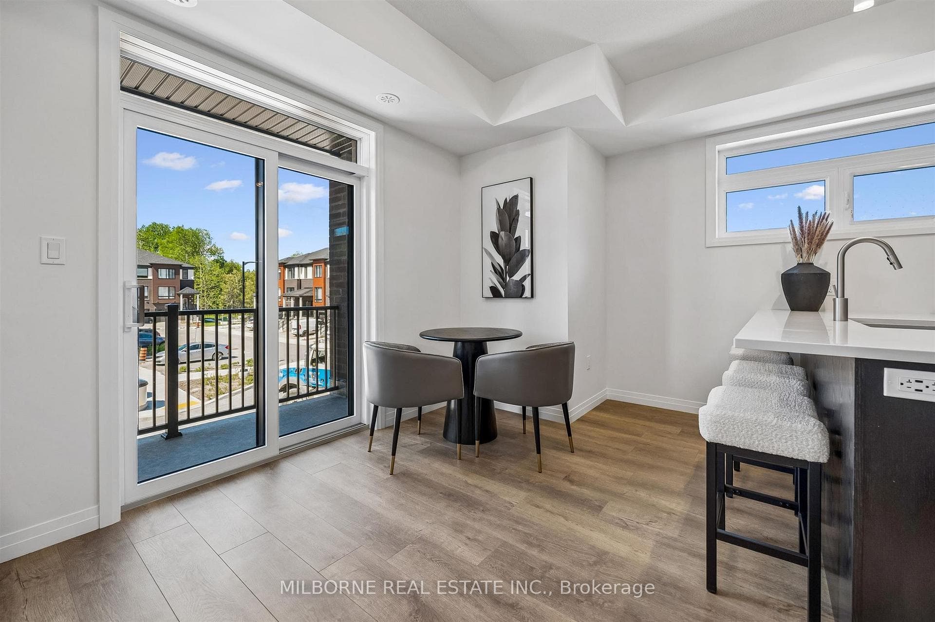 Photos Of Model Suite - Colour Package Varies