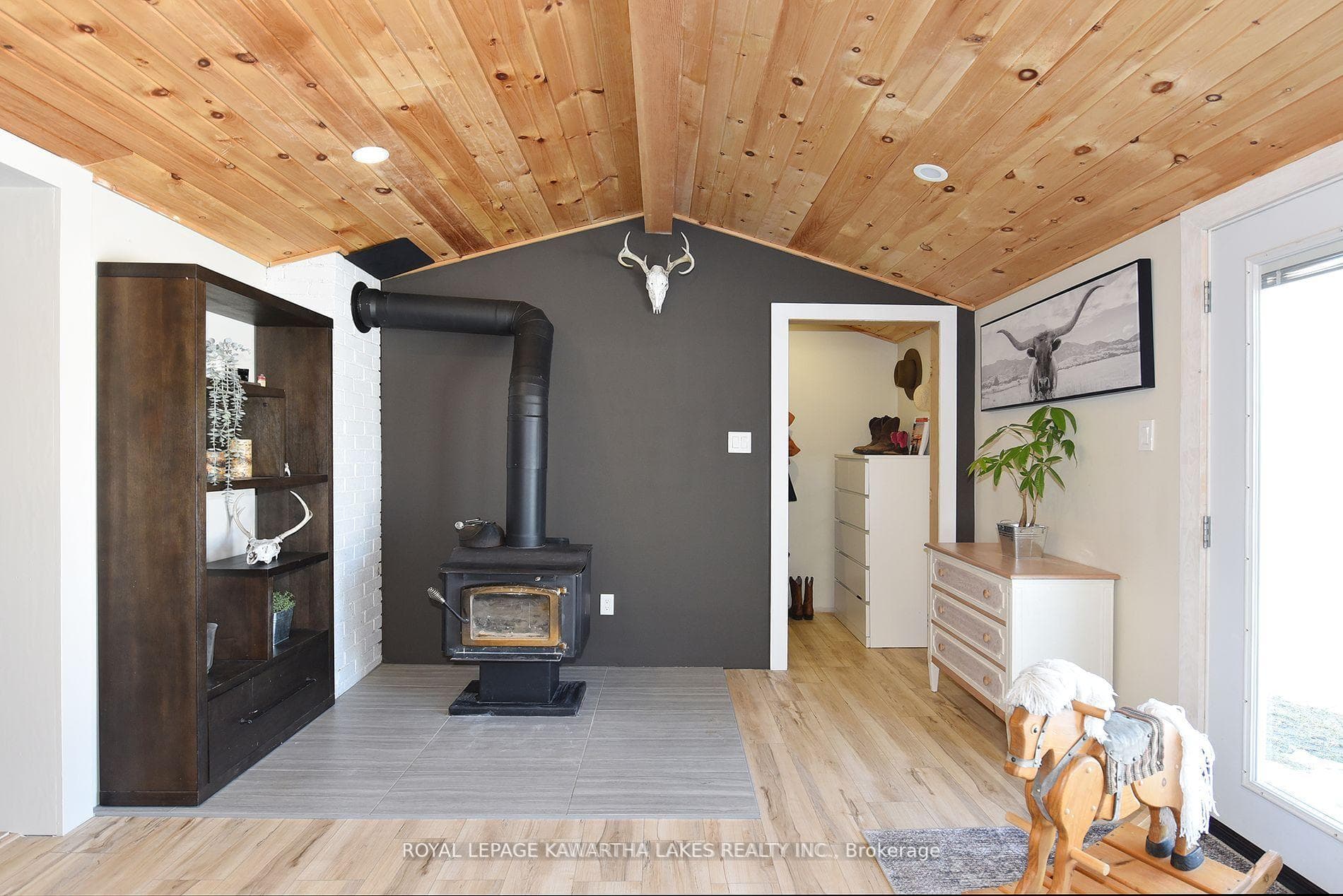 1 1/2 Storey Home