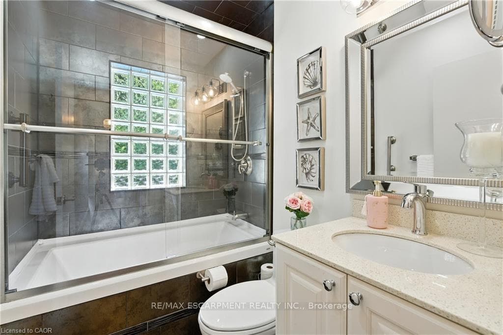 48 Brentwood Drive photo 13
