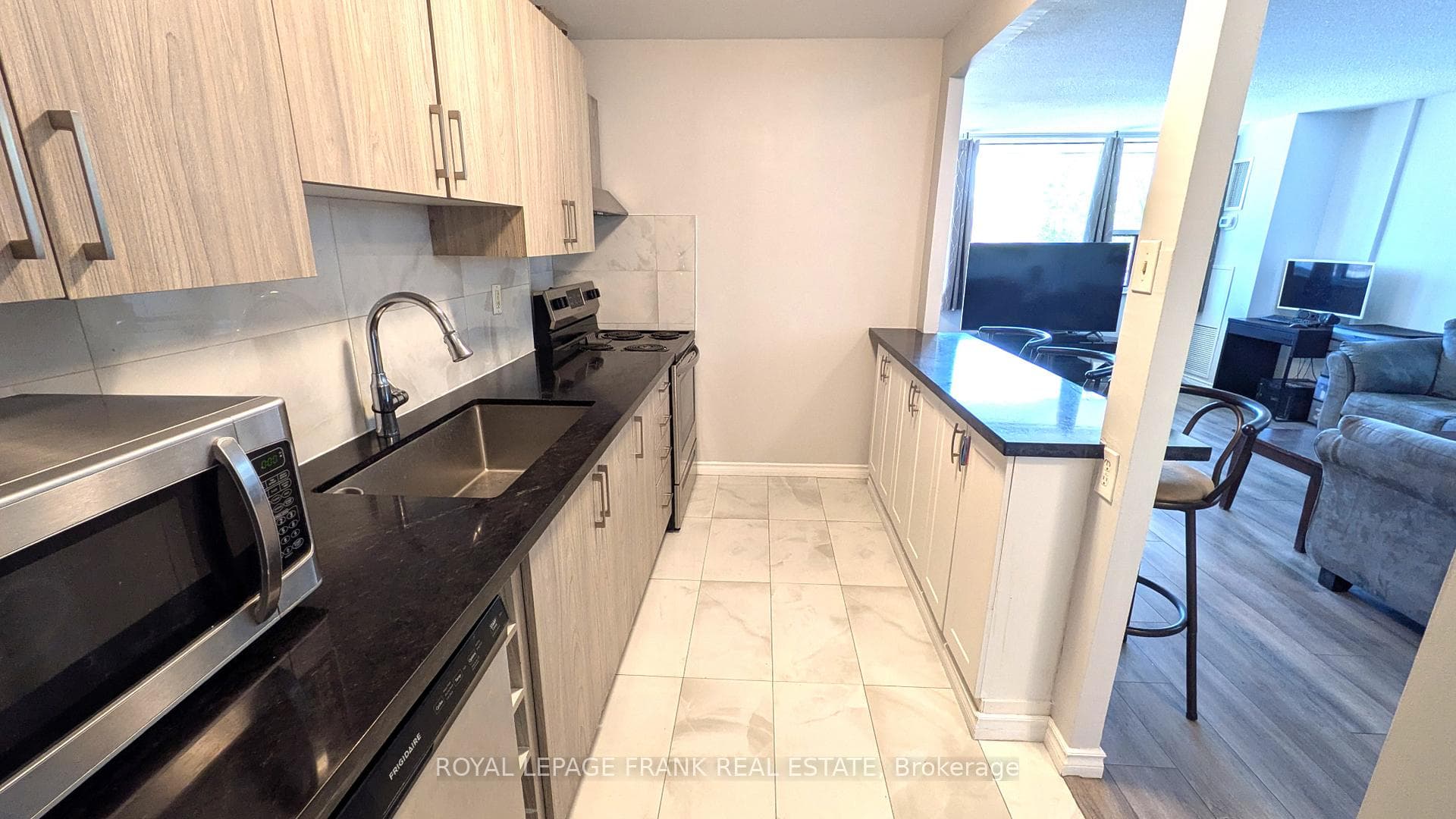 4060 Lawrence Avenue Unit 220 photo 8