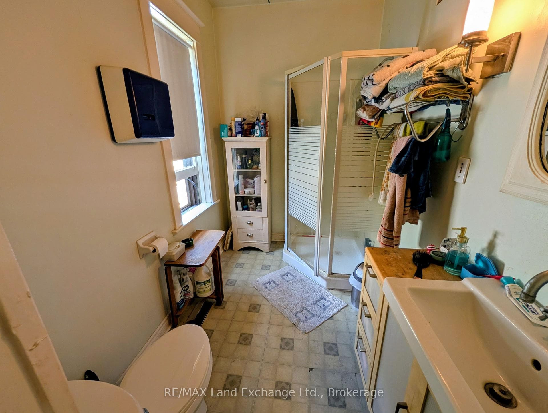 Bathroom main floor