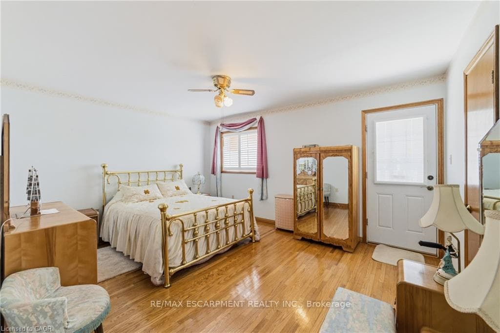 546 Dicenzo Drive photo 24