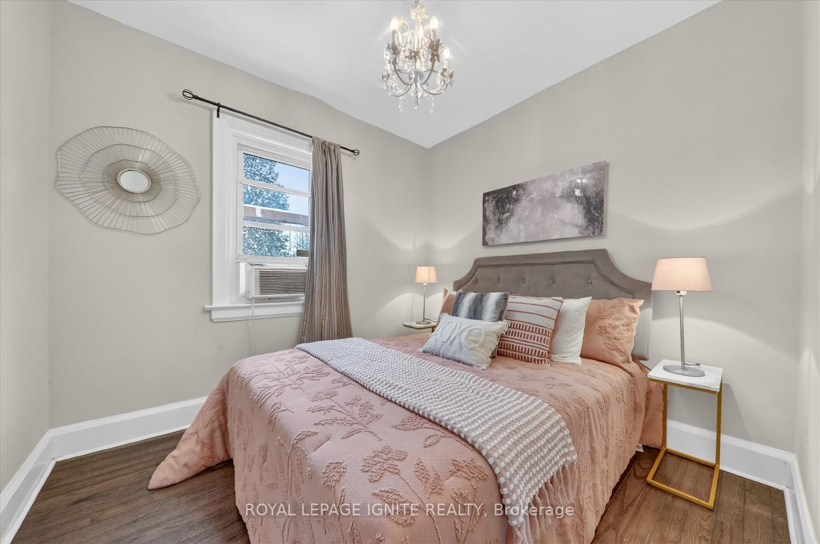 390 Jarvis Street photo 15