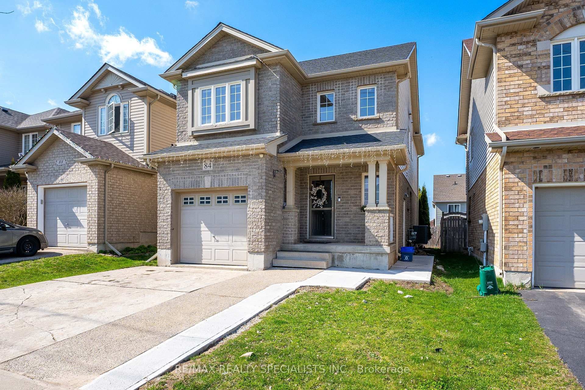 84 Rockcliffe Drive photo 3