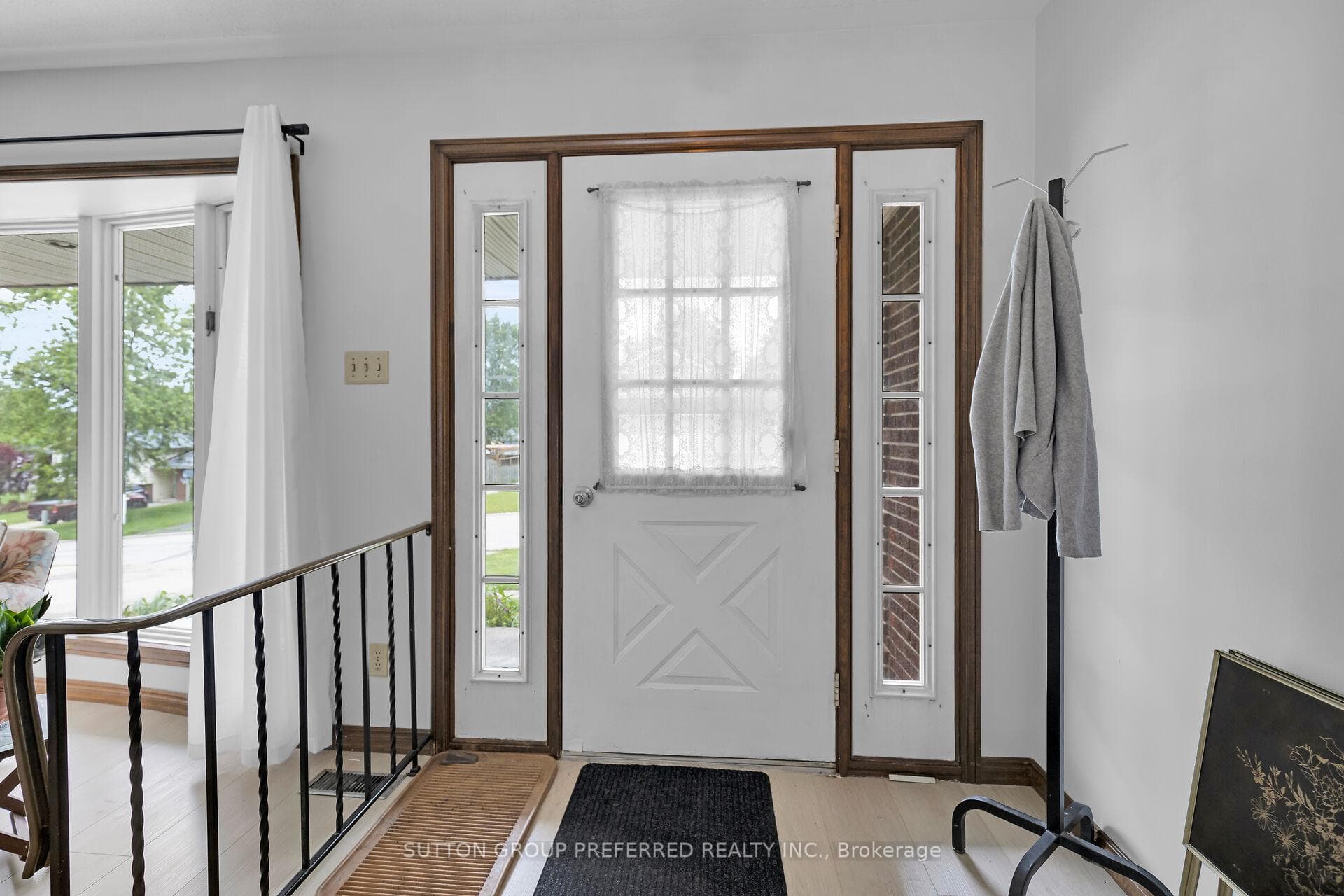 102 Oakdale Court photo 4