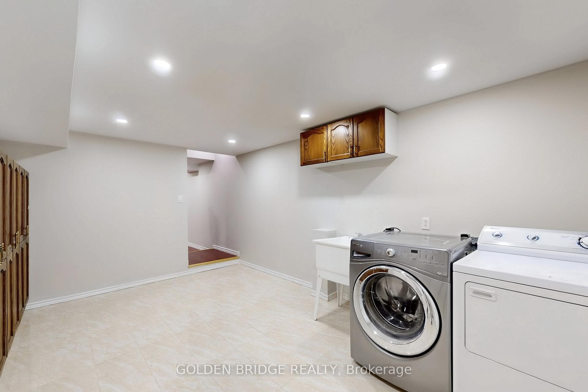 158 Worthington Avenue photo 45