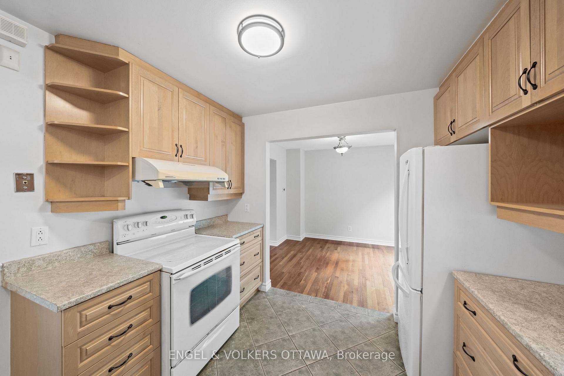 25 Antler Avenue photo 12