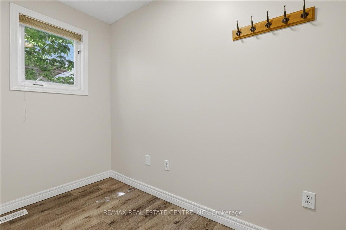 43 Decaro Crescent photo 15
