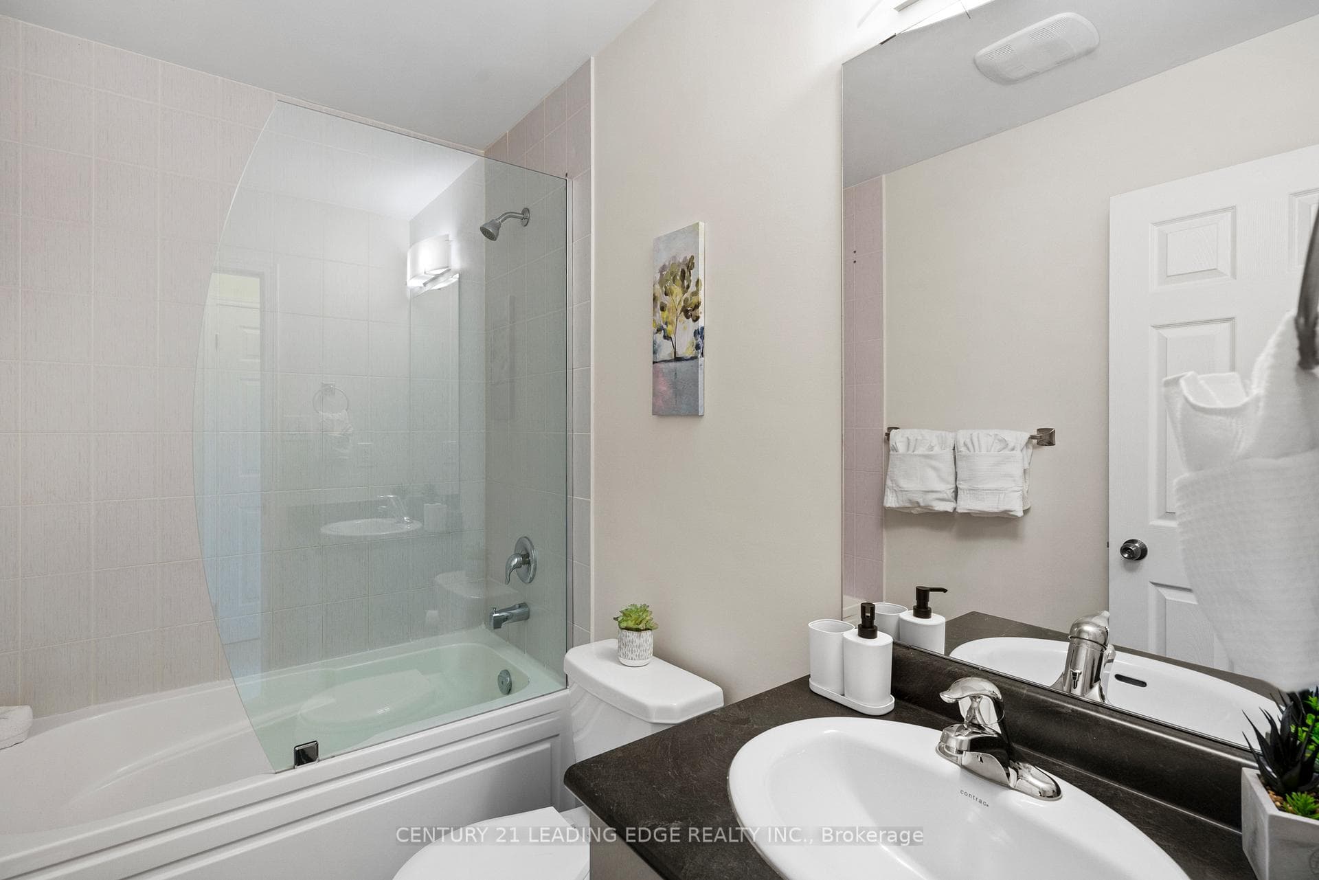 8016 BLUE ASH Lane photo 28