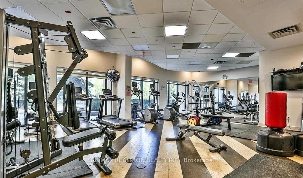 650 Sheppard Avenue Unit 620 photo 3