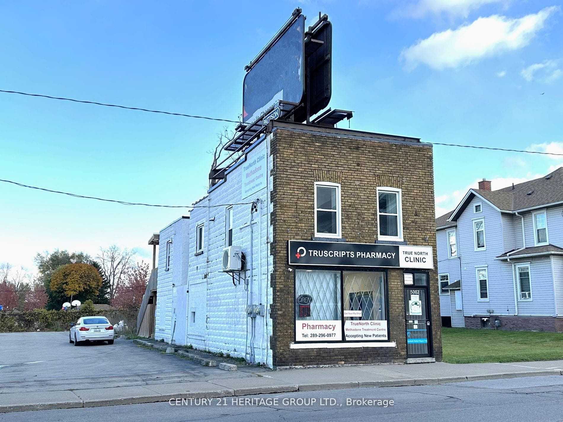 5002 Victoria Avenue photo 1
