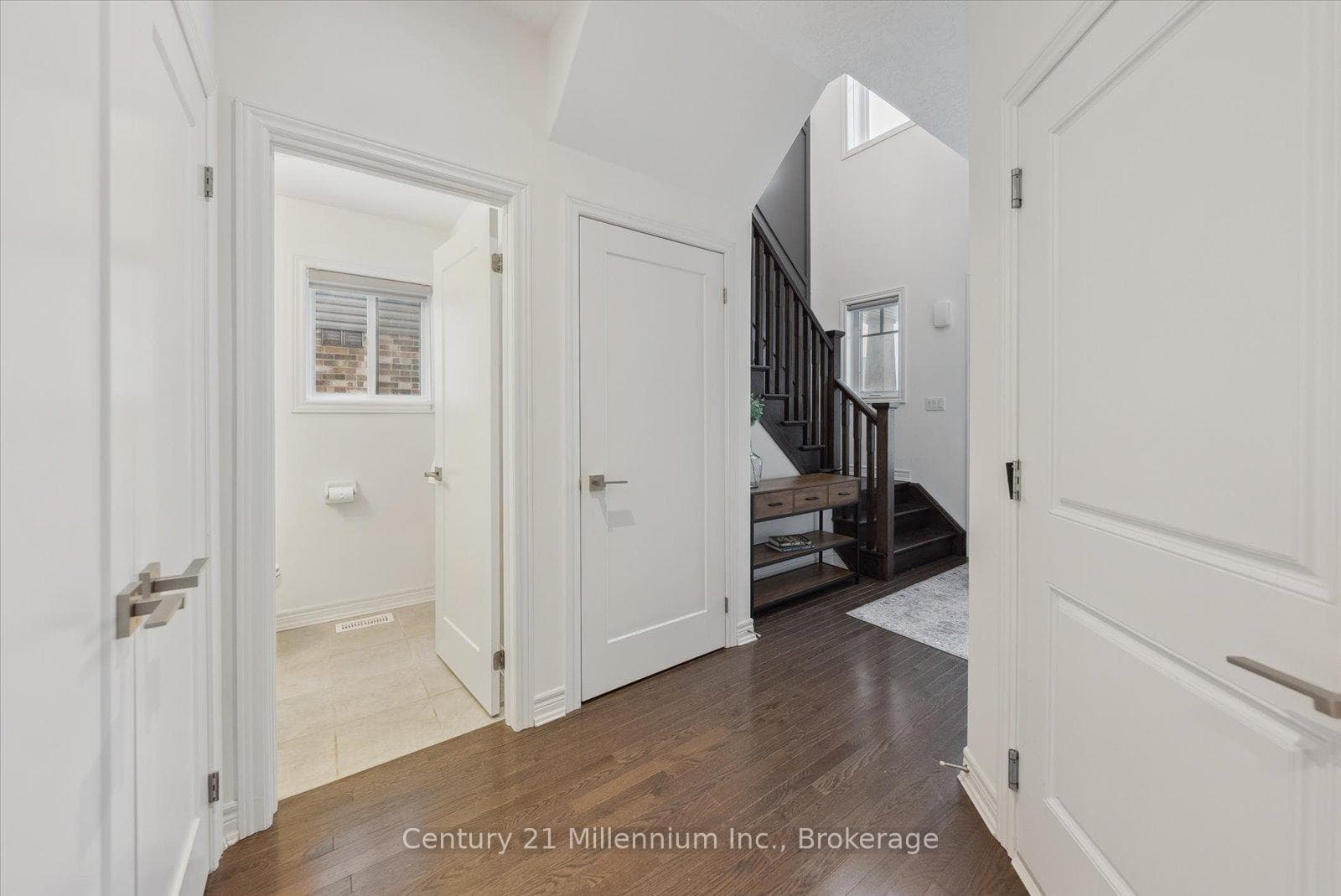 16 Bassett Street photo 9