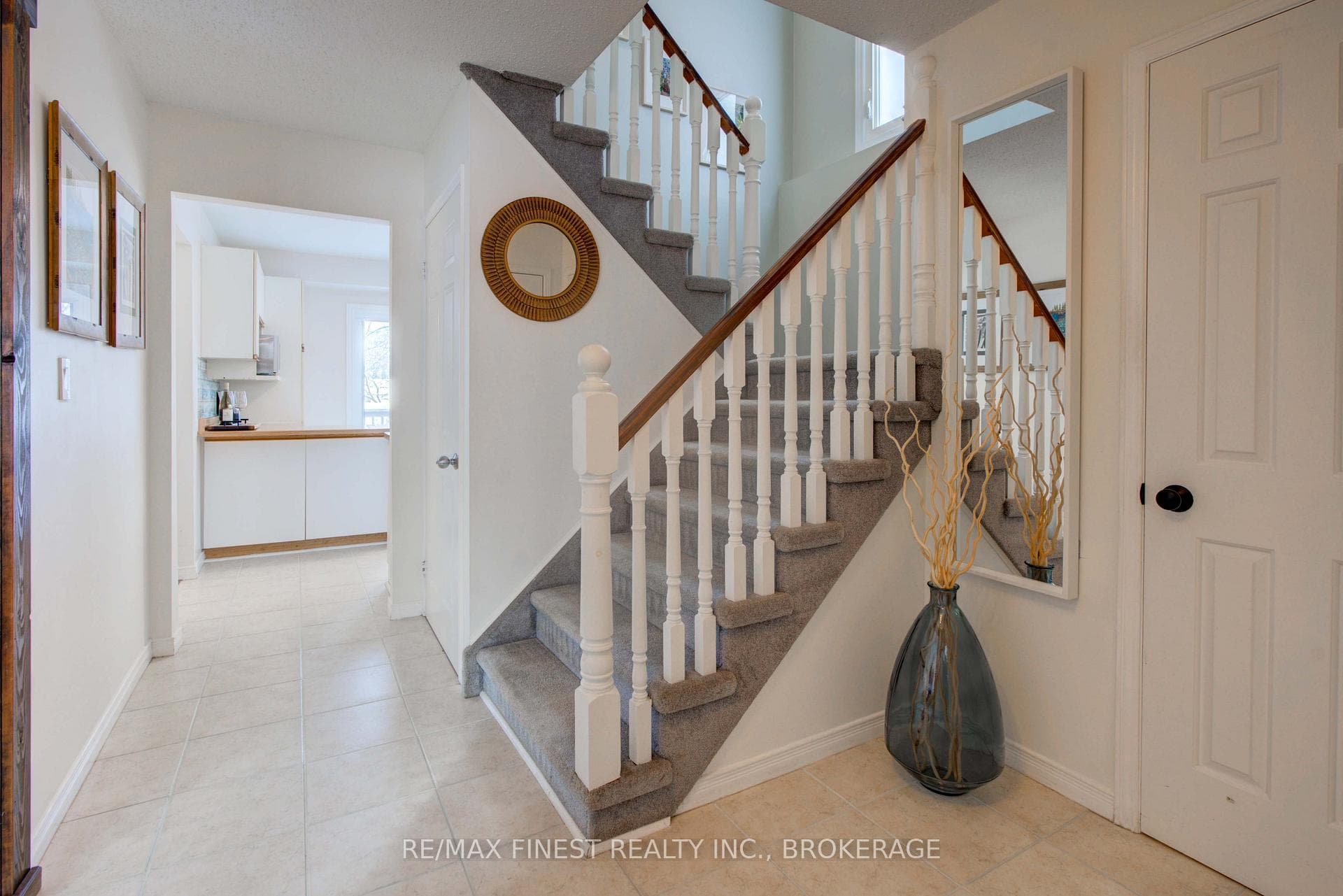 17 Richdale Court photo 3