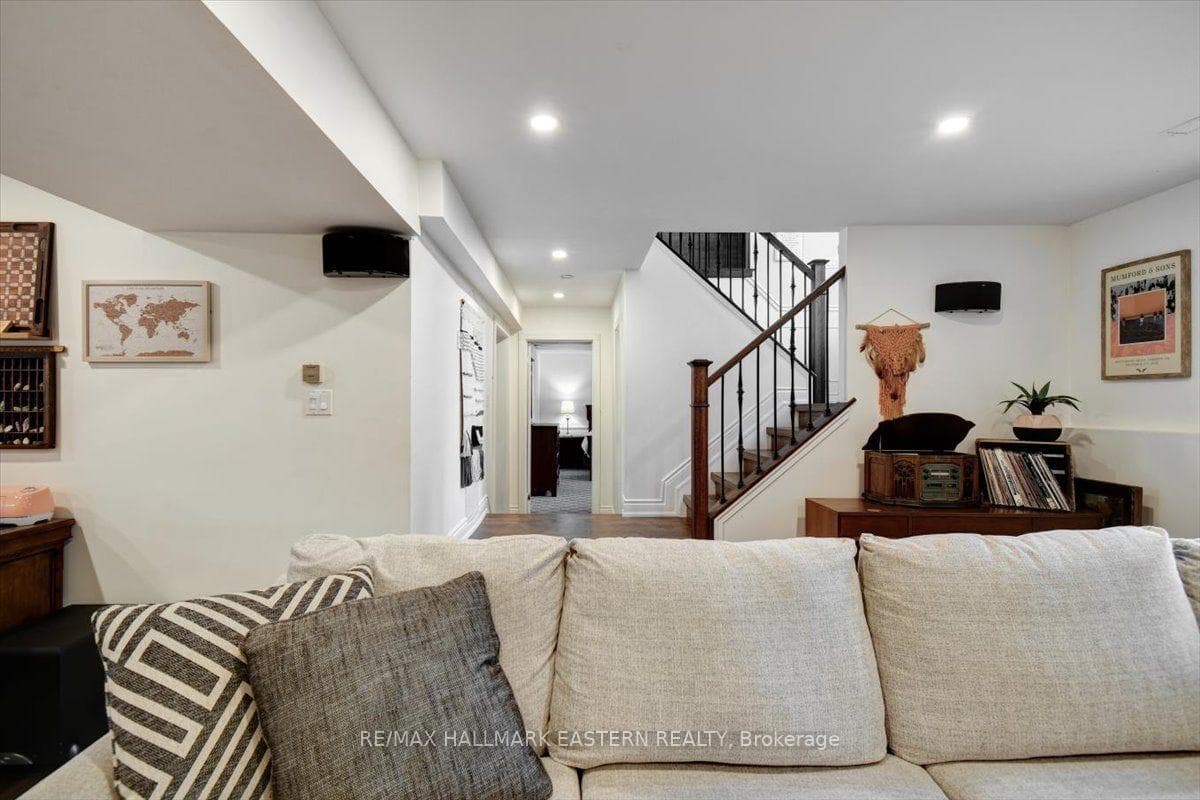 11 Hillside Drive photo 28