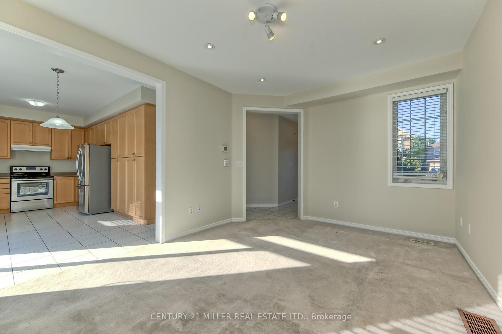 126 Merrilee Crescent photo 6