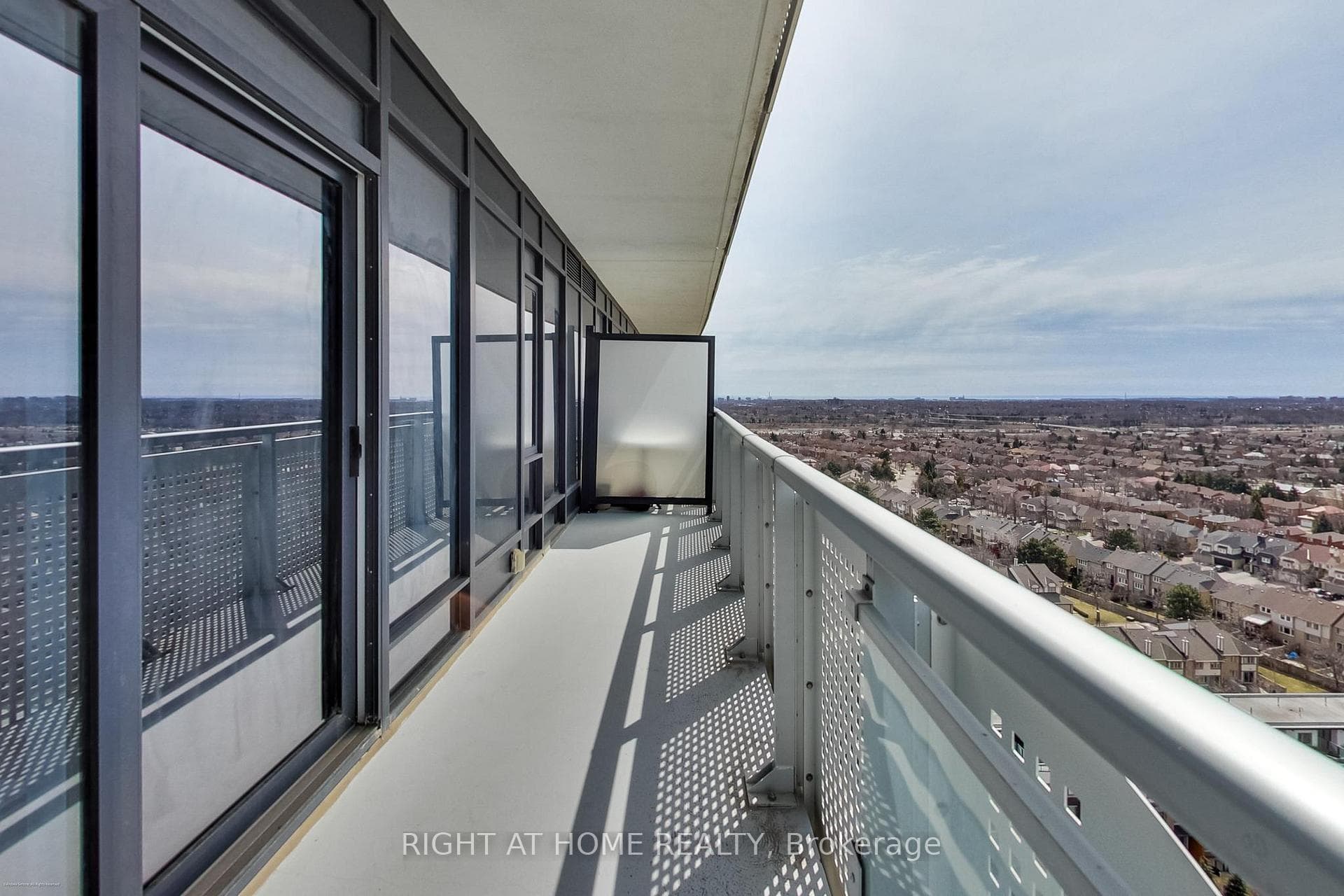 2520 Eglinton Avenue Unit 1602 photo 19