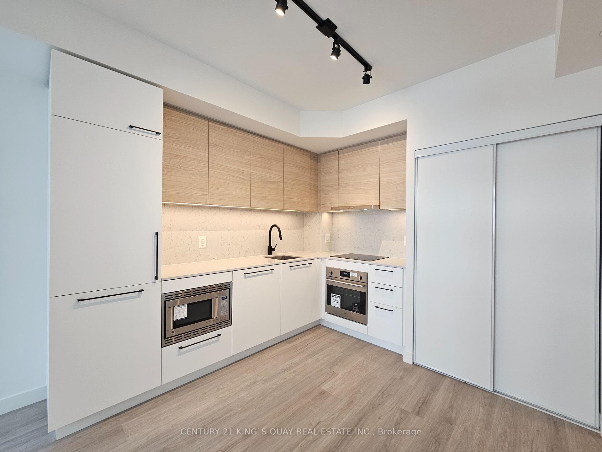 1050 Eastern Avenue Unit 404 photo 7
