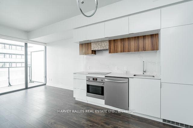 185 Roehampton Avenue Unit 3201 photo 6