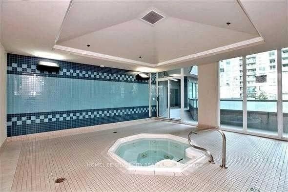 30 Grand Trunk Crescent Unit 607 photo 6