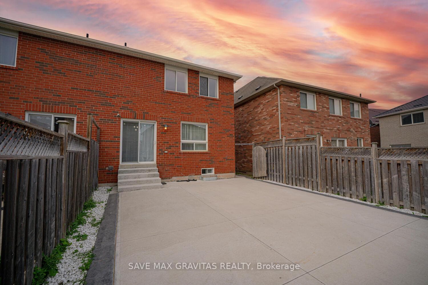 10 Thornbush Boulevard photo 36