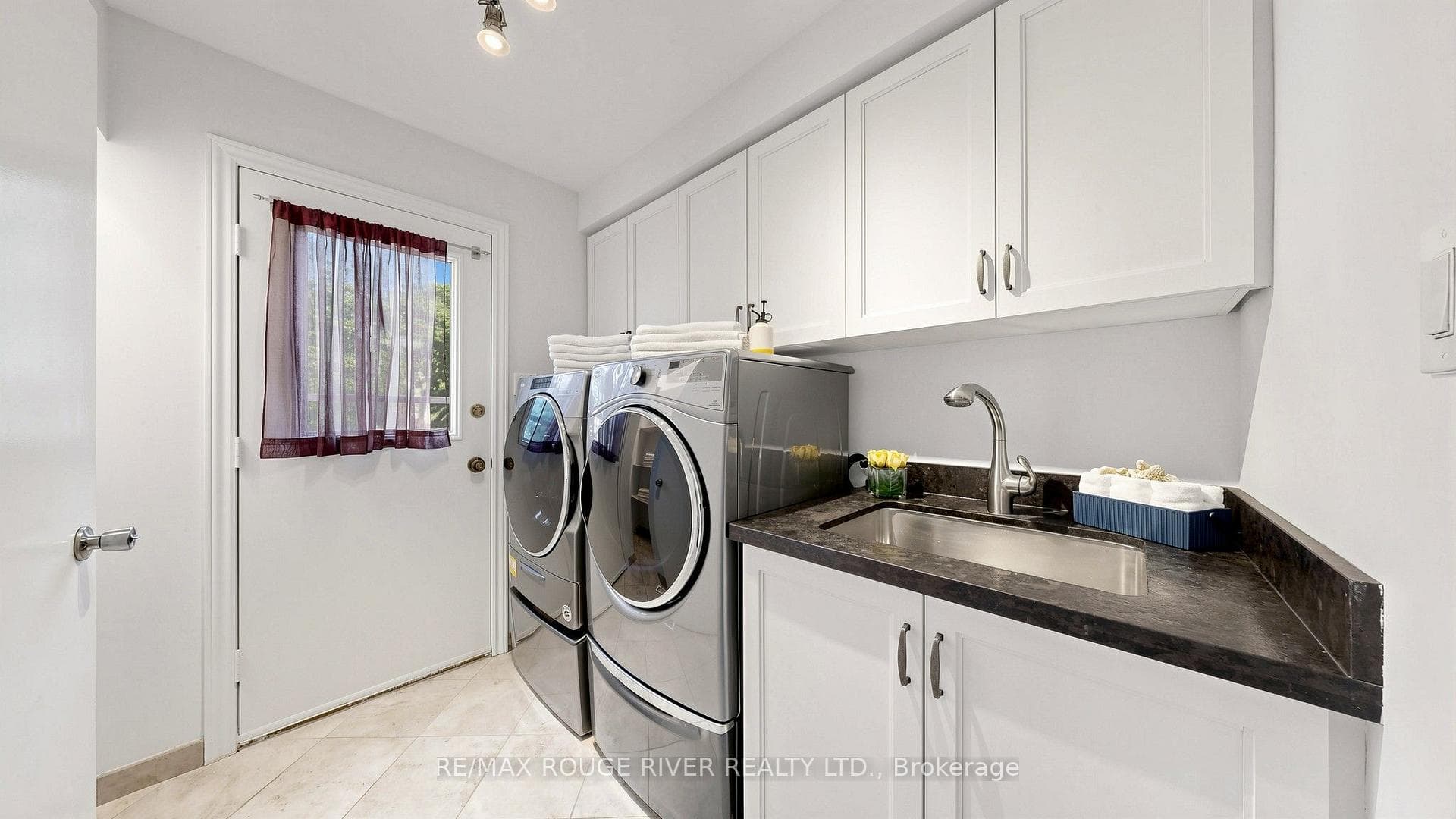 103 Ambercroft Boulevard photo 19