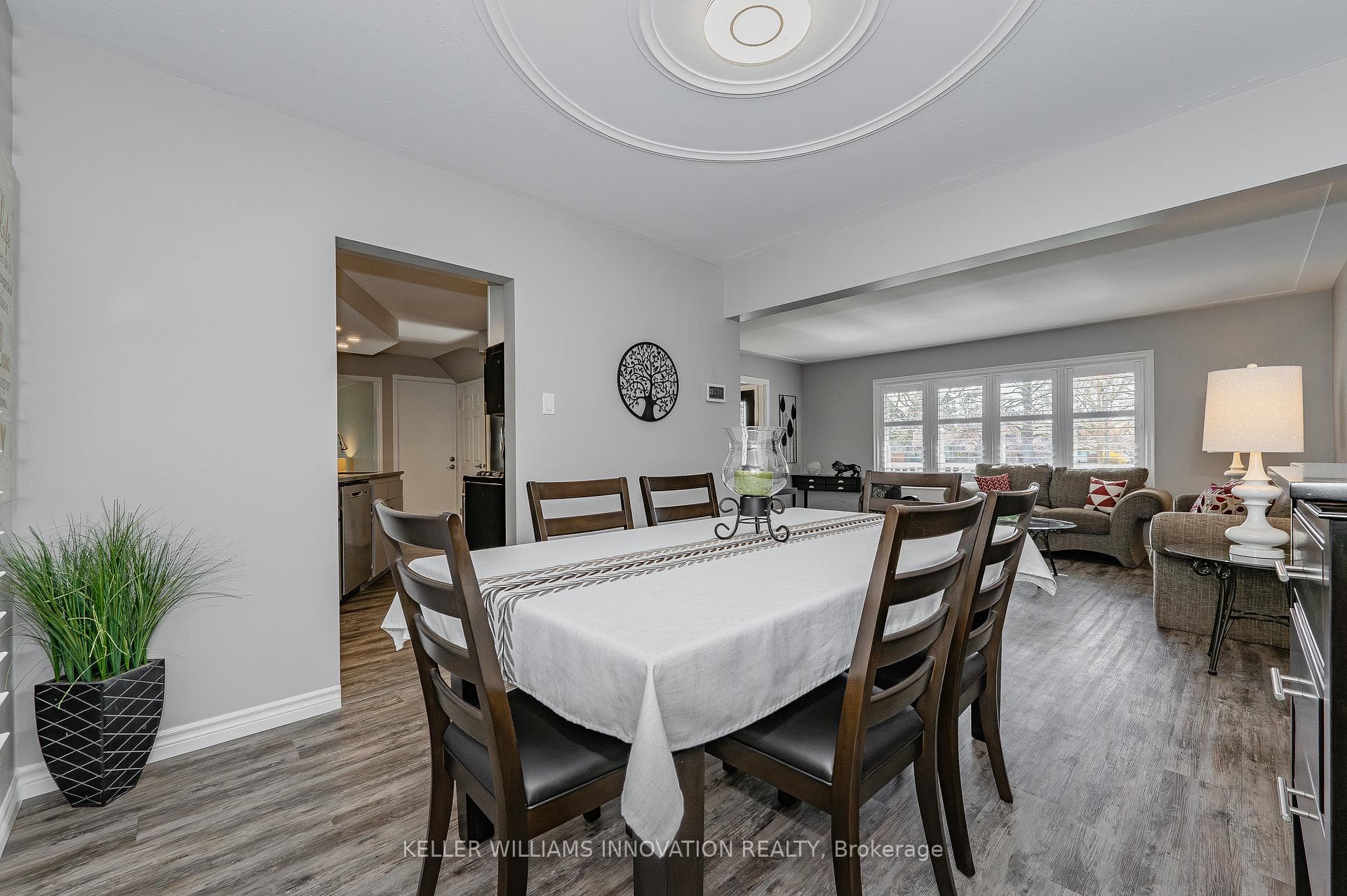 30 Christine Crescent photo 8