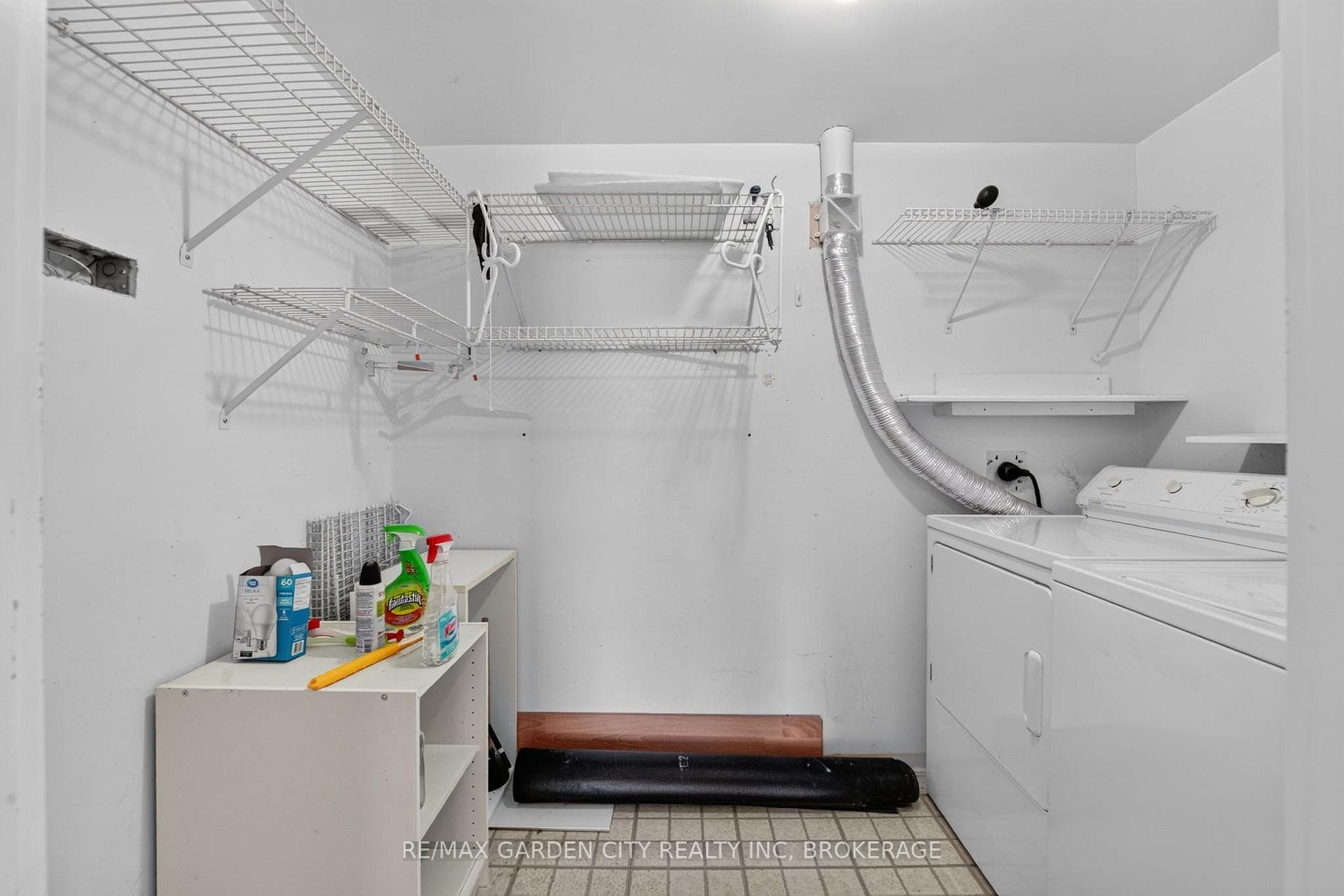 Laundry Room, lots of Space