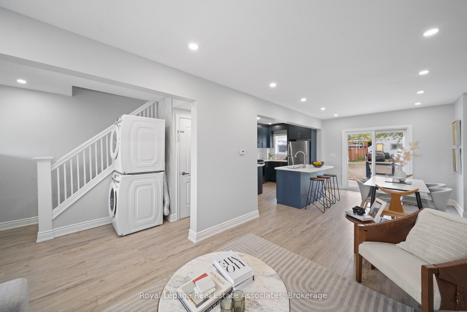 305 Weir Street photo 9