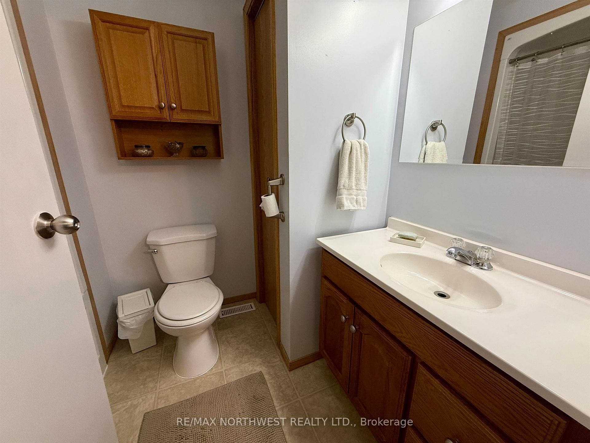 142 Barkman Close photo 12