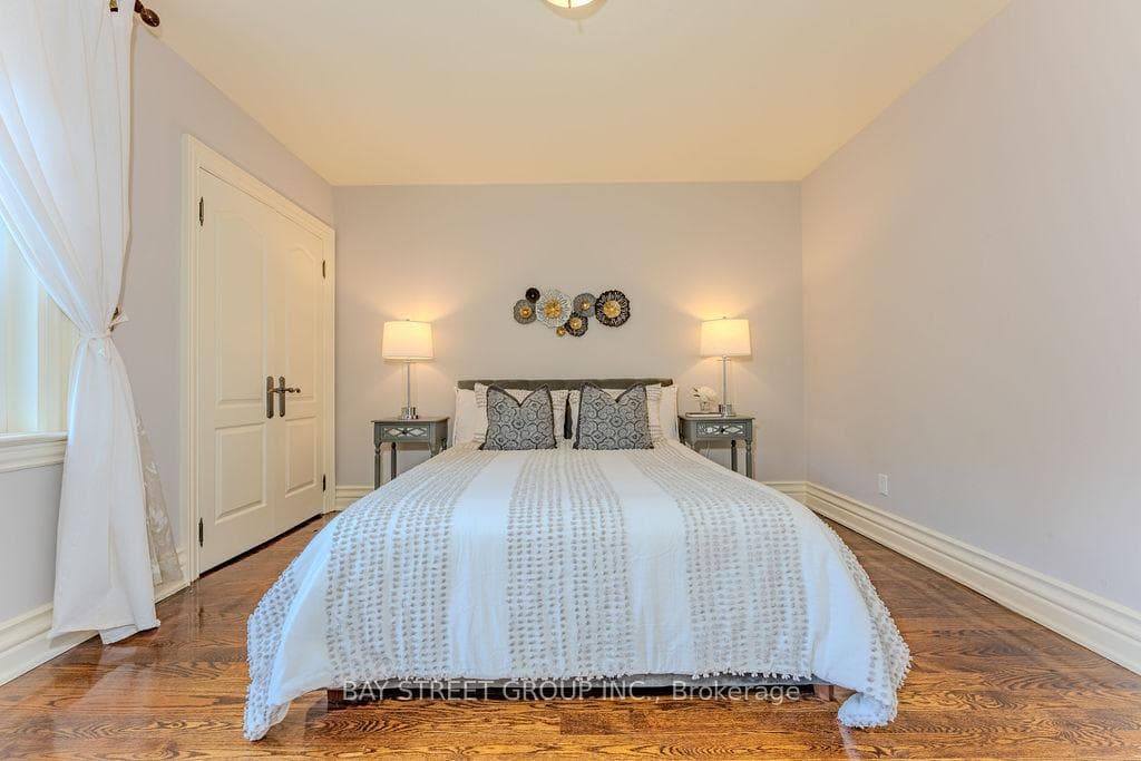 205 Greenfield Avenue photo 28