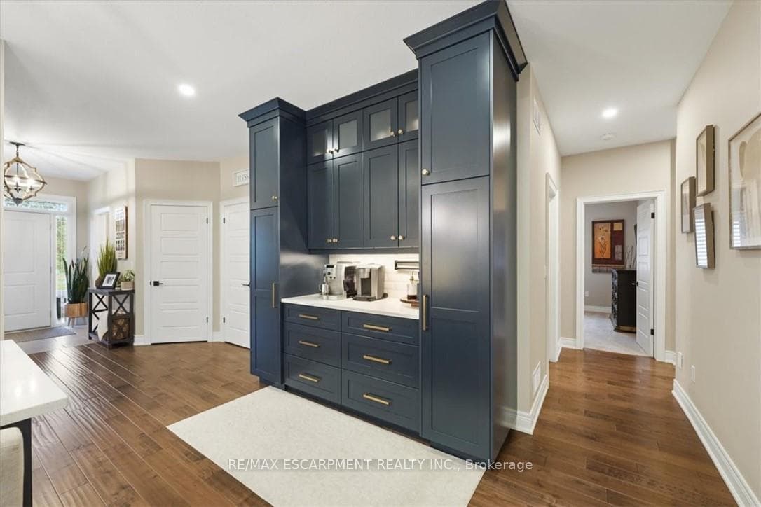 242 JULIA Drive photo 16
