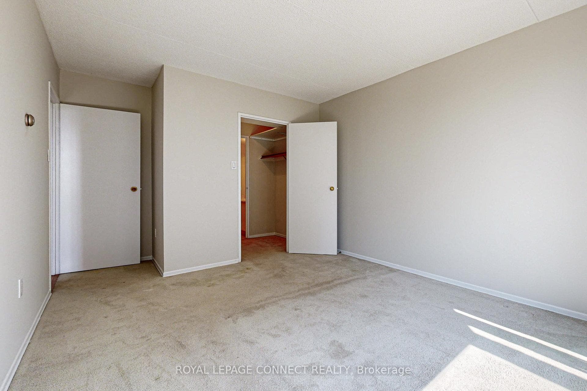 1540 Pickering Parkway Unit 408 photo 32
