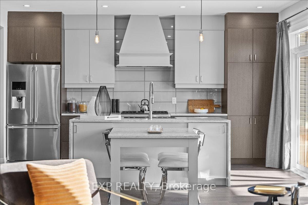 Images provided are to showcase builder finishes.