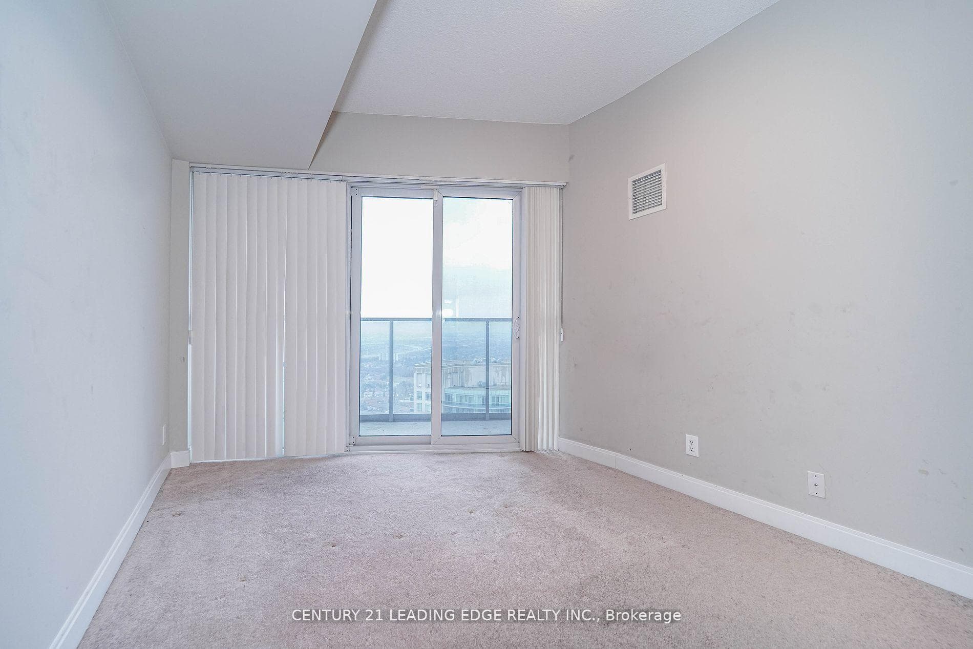 60 Absolute Avenue Unit 4107 photo 18