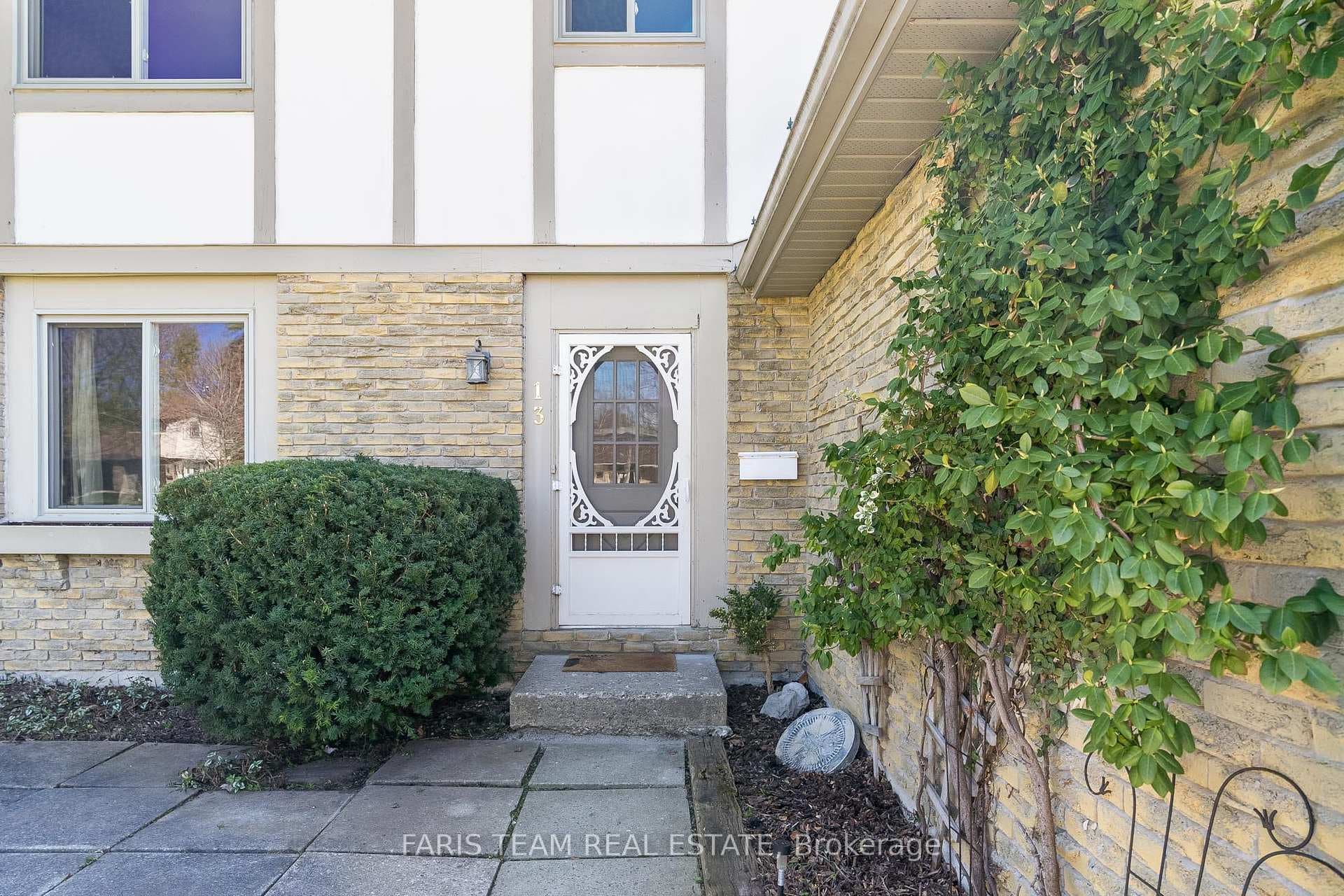 13 Oren Boulevard photo 2