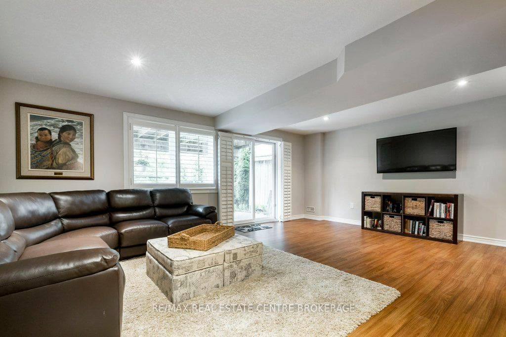 4028 ALEXAN Crescent photo 29