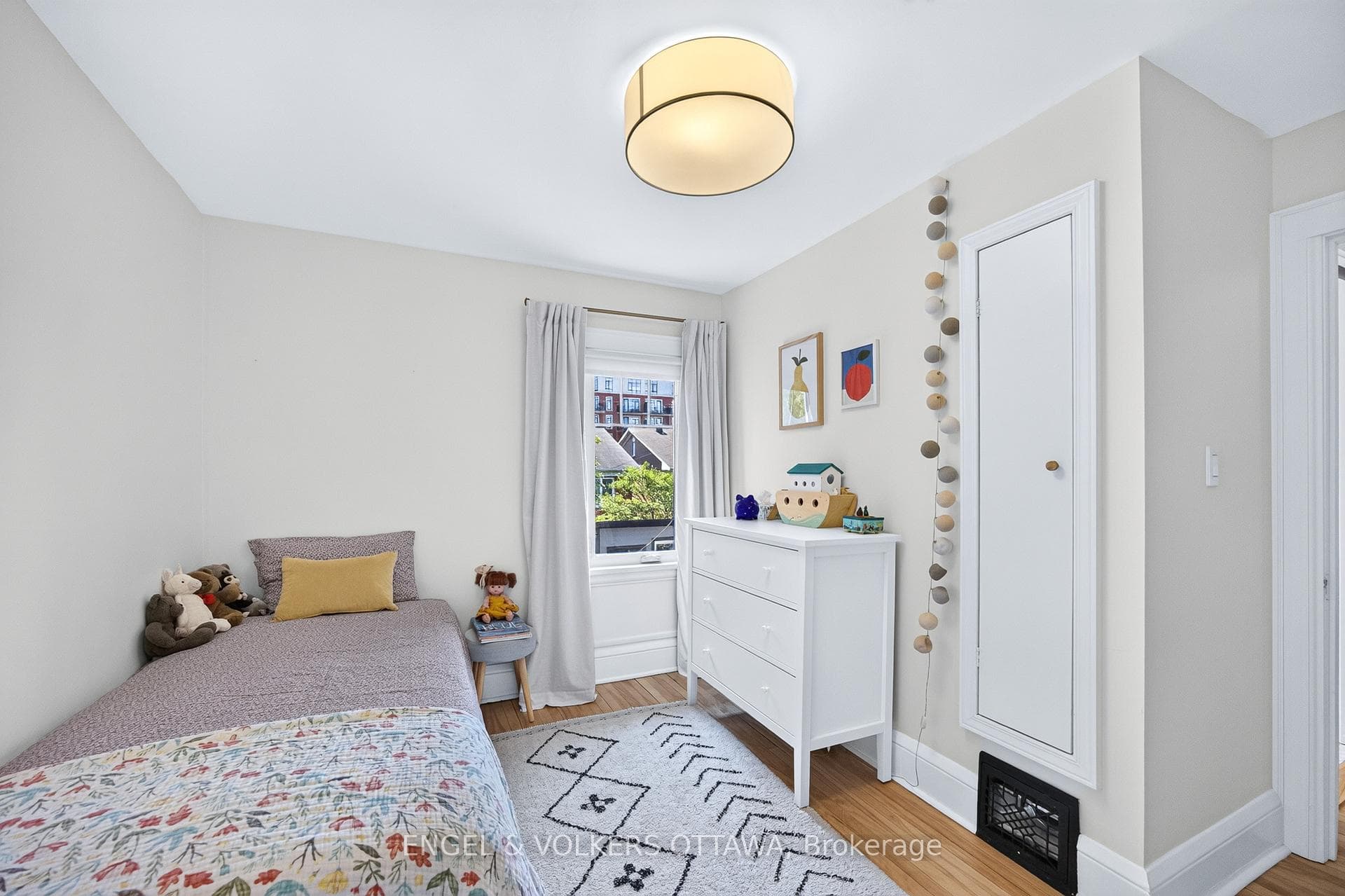 174 Hickory Street photo 29