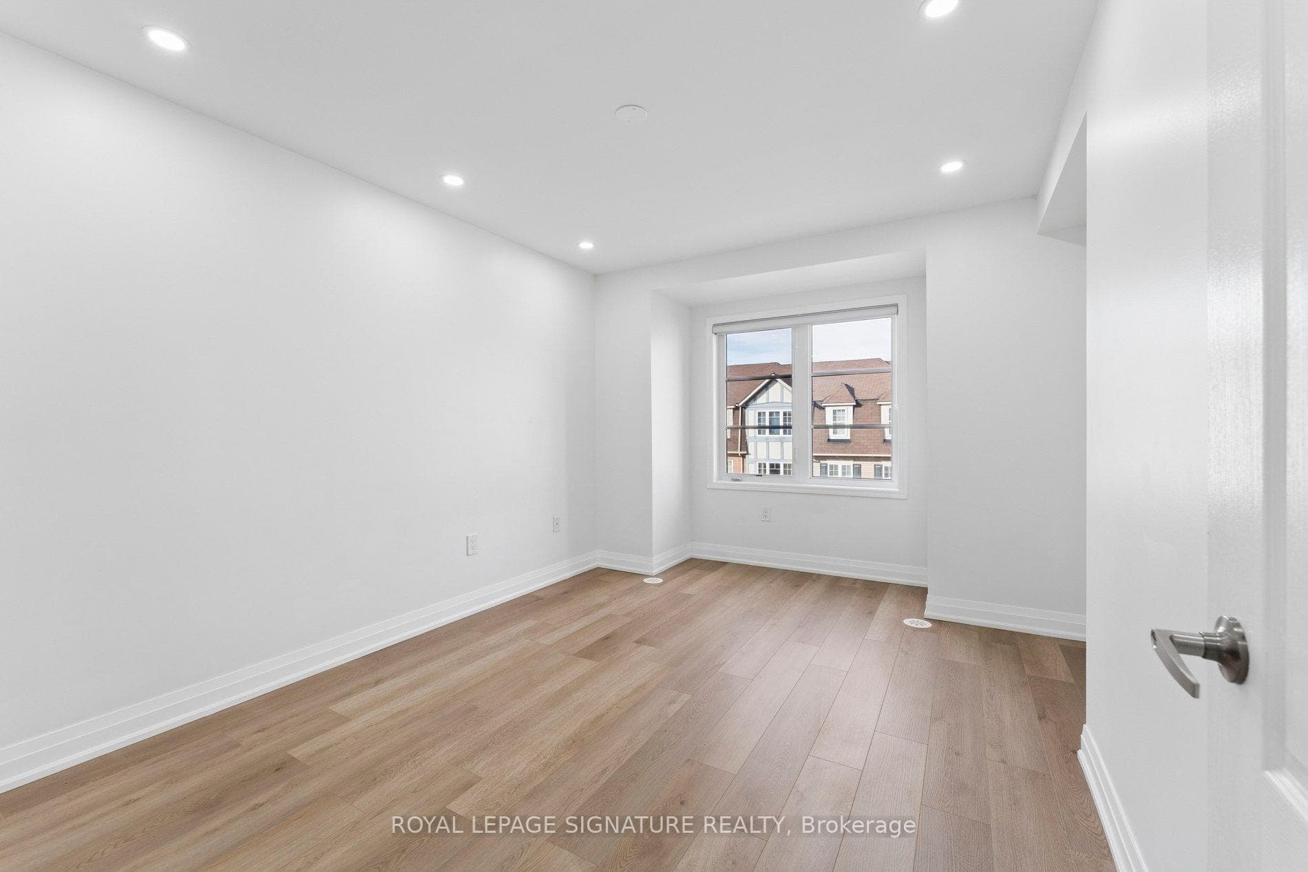 122 Baycliffe Crescent photo 25